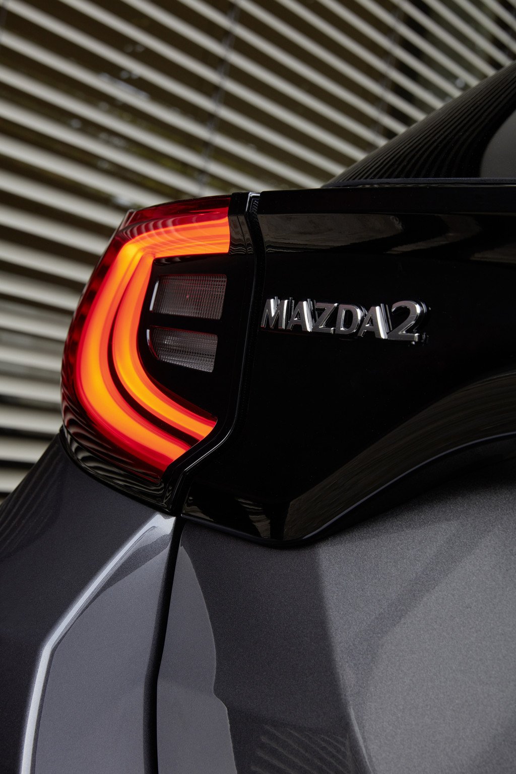 Primeras imágenes y datos del próximo Mazda 2: con el motor híbrido del Yaris