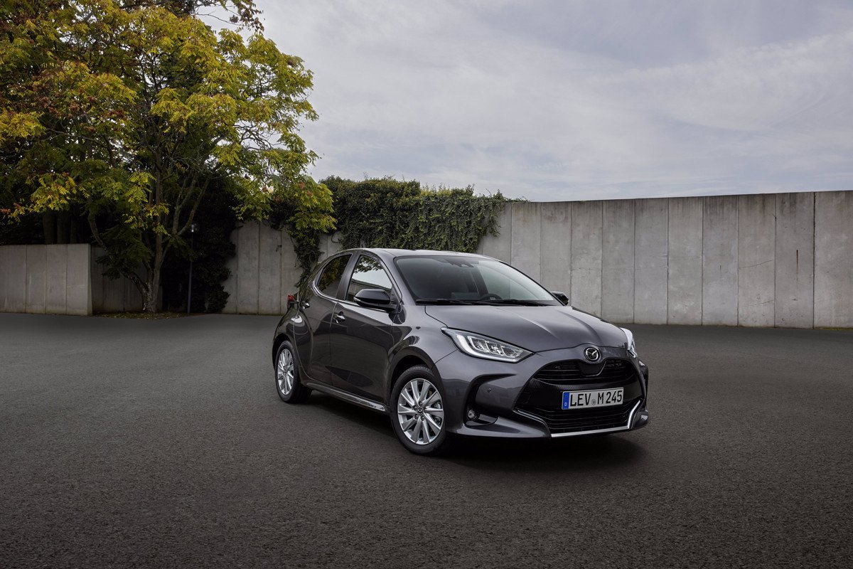 Primeras imágenes y datos del próximo Mazda 2: con el motor híbrido del Yaris