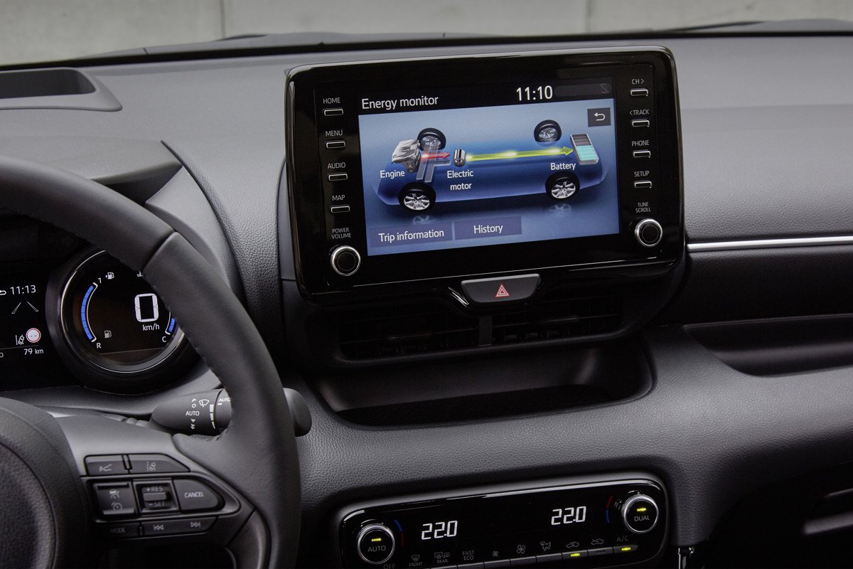 Primeras imágenes y datos del próximo Mazda 2: con el motor híbrido del Yaris