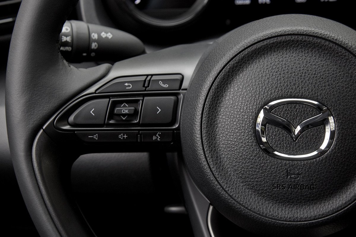 Primeras imágenes y datos del próximo Mazda 2: con el motor híbrido del Yaris