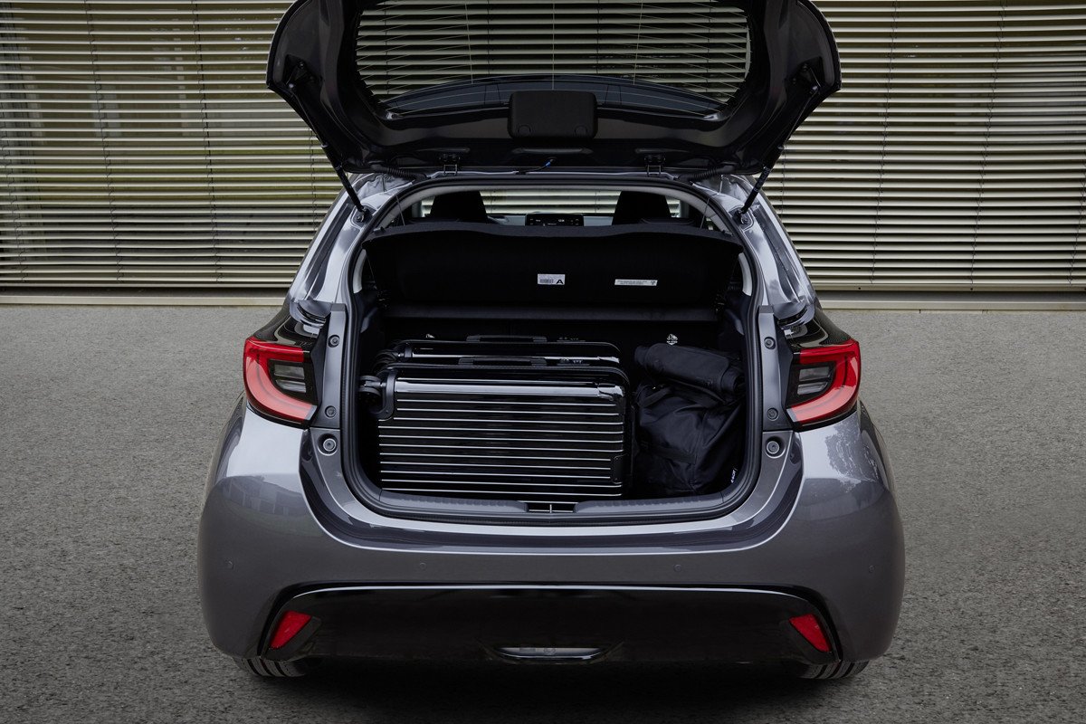 Primeras imágenes y datos del próximo Mazda 2: con el motor híbrido del Yaris