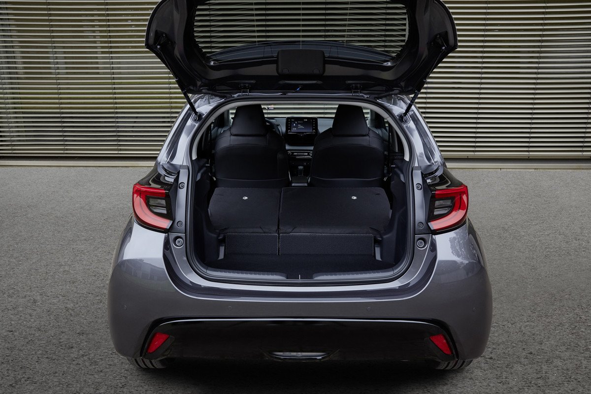 Primeras imágenes y datos del próximo Mazda 2: con el motor híbrido del Yaris