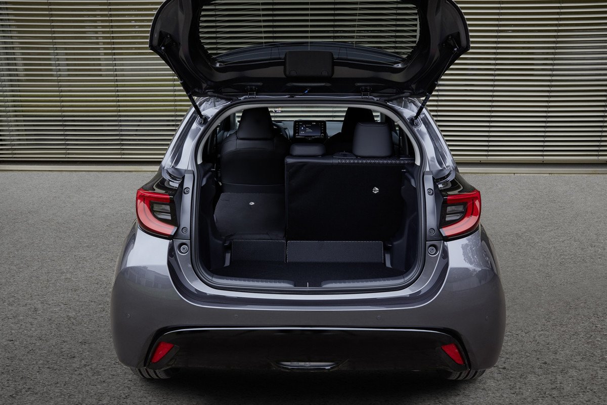 Primeras imágenes y datos del próximo Mazda 2: con el motor híbrido del Yaris