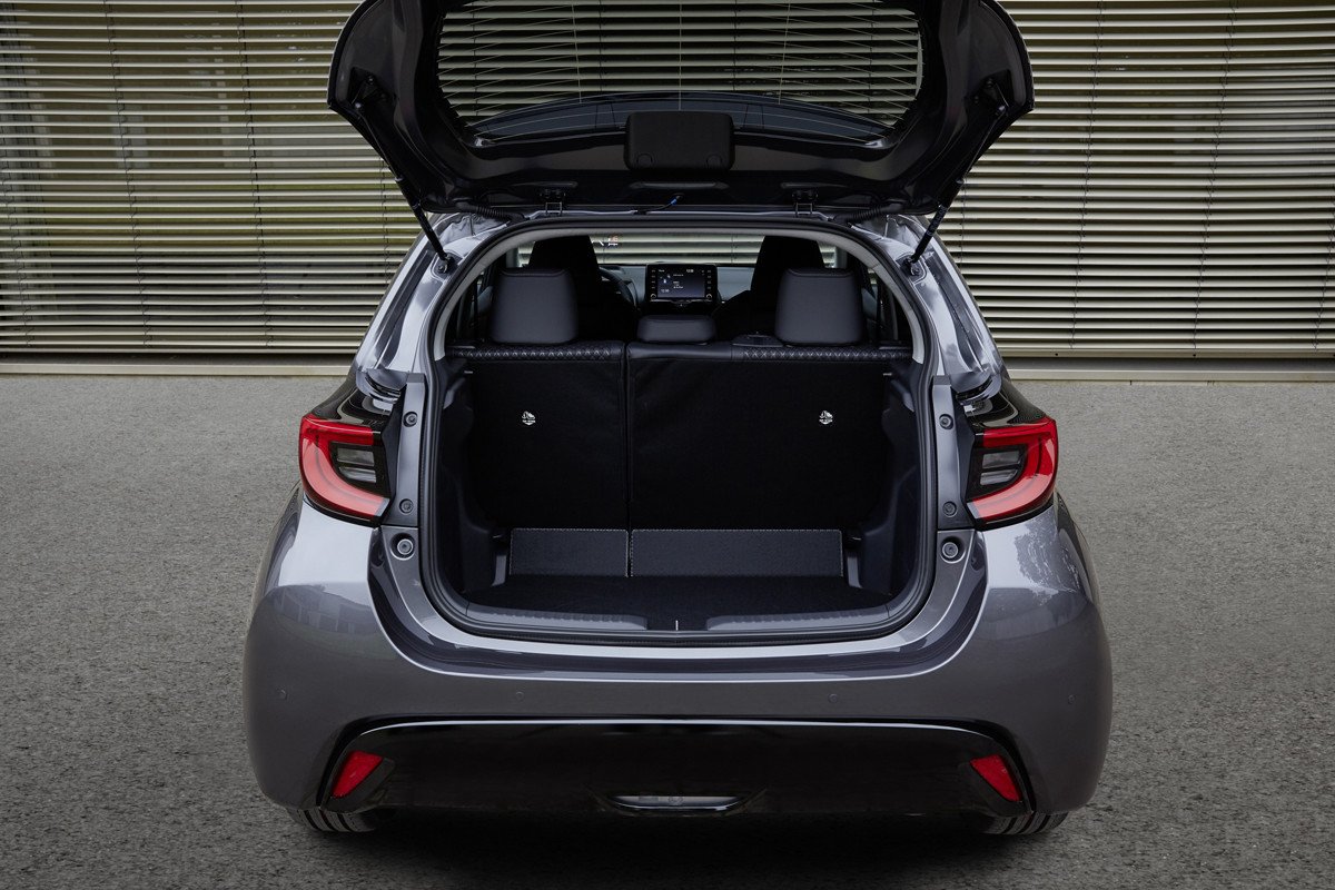 Primeras imágenes y datos del próximo Mazda 2: con el motor híbrido del Yaris