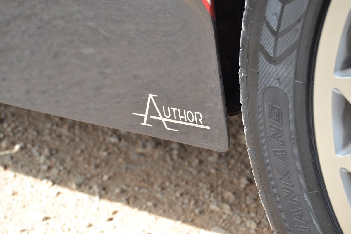 Prueba Hurtan Author: a los mandos de un coche artesanal