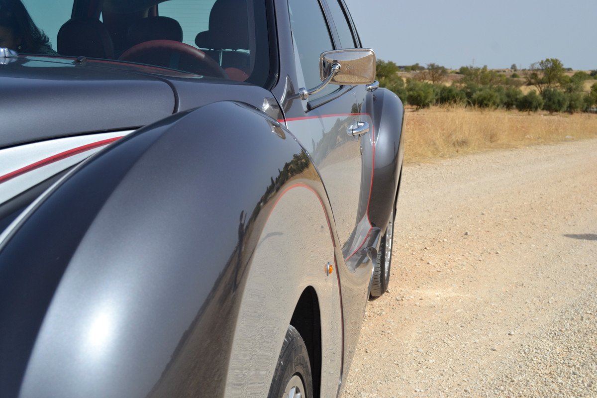 Prueba Hurtan Author: a los mandos de un coche artesanal