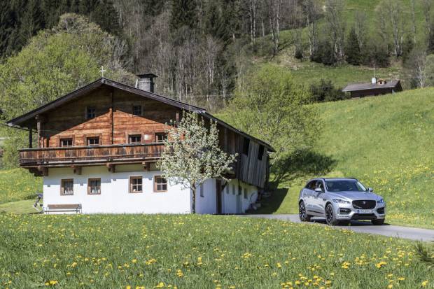 Jaguar F-Pace