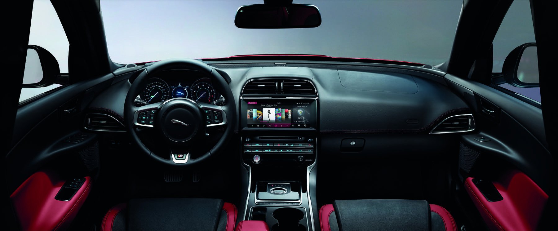 El Jaguar XE, ahora con tracción total y compatible con el Apple watch