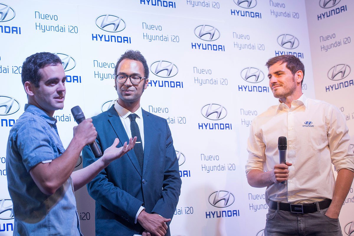 Iker Casillas, el Hyundai i20 y una obra de arte de Spok