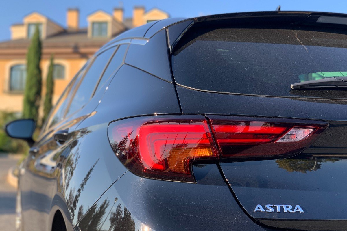 Prueba del nuevo Opel Astra 1.2 Elegance: opinión, conducción, consumos, precios,...