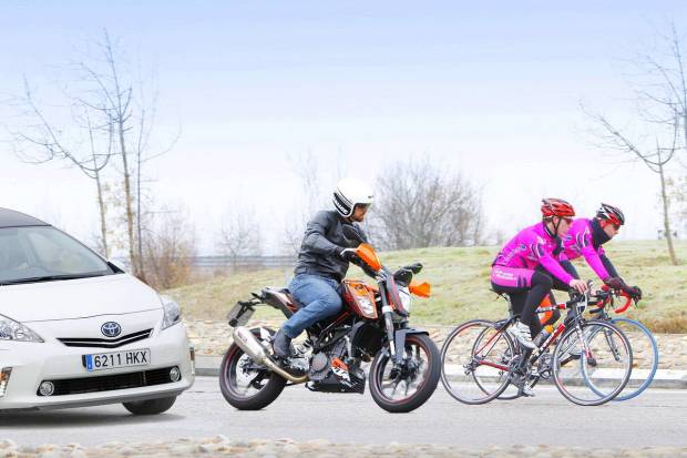 Consejos y normas para la convivencia entre ciclistas y conductores
