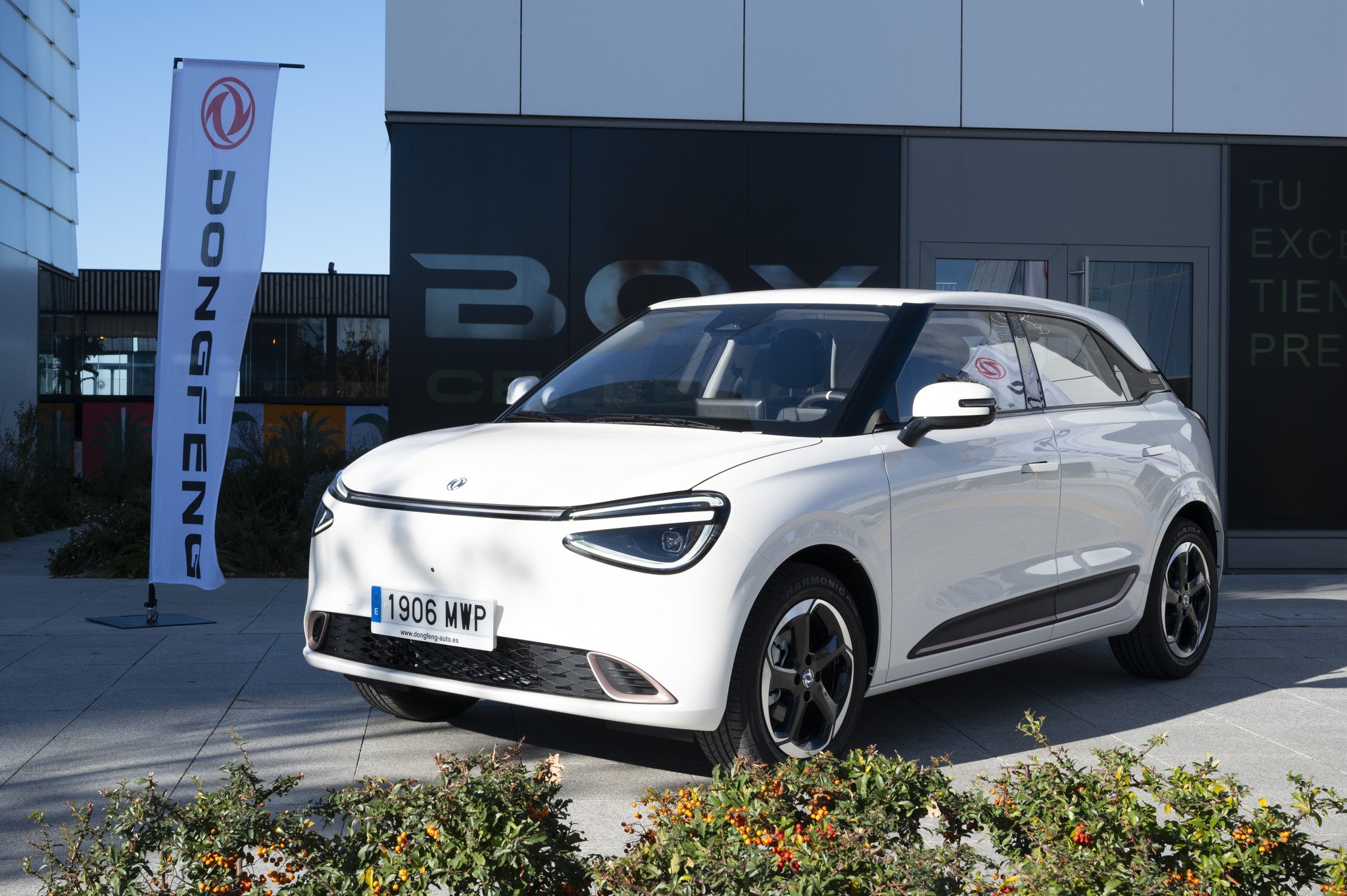 Dongfeng premia a los mejores estudiantes en la selectividad con un coche gratis