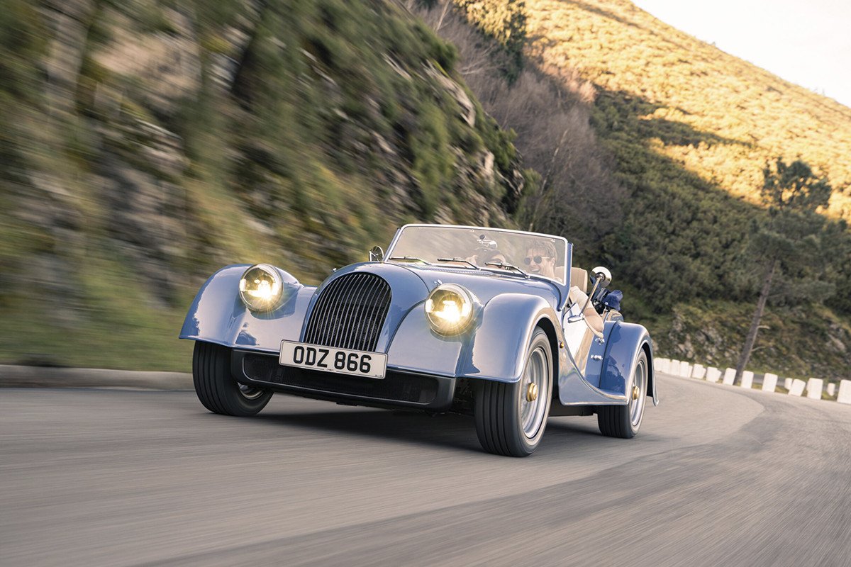 Morgan Plus Four 2024: una nueva versión evoluciona la leyenda