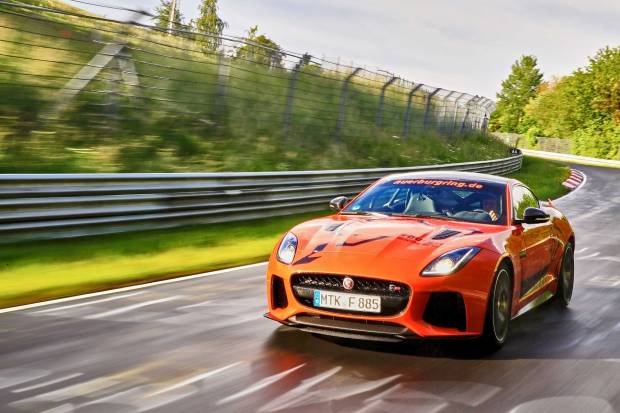 Súbete a un Jaguar F-TYPE SVR en Nürburgring por 295 euros