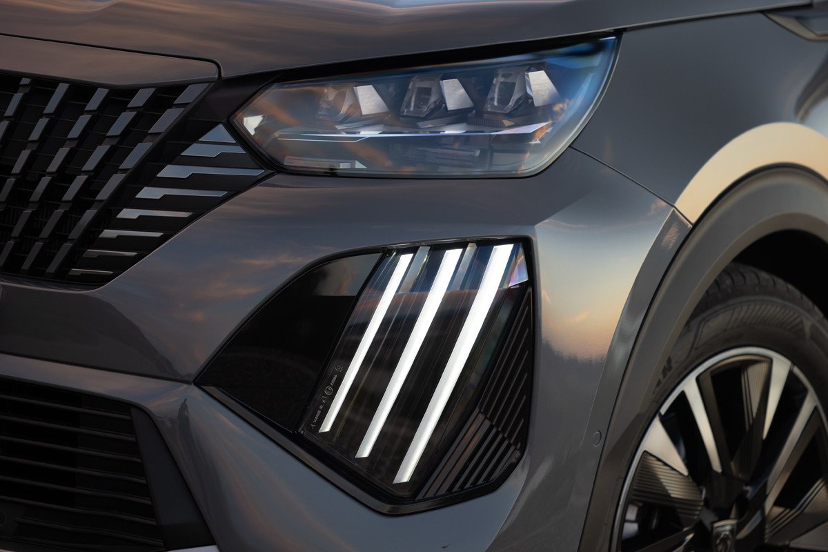 Prueba Peugeot e-2008: analizamos a fondo su nuevo motor eléctrico más potente