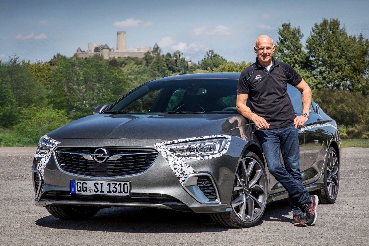 El Opel Insignia GSi supera con nota el examen de Nürburgring