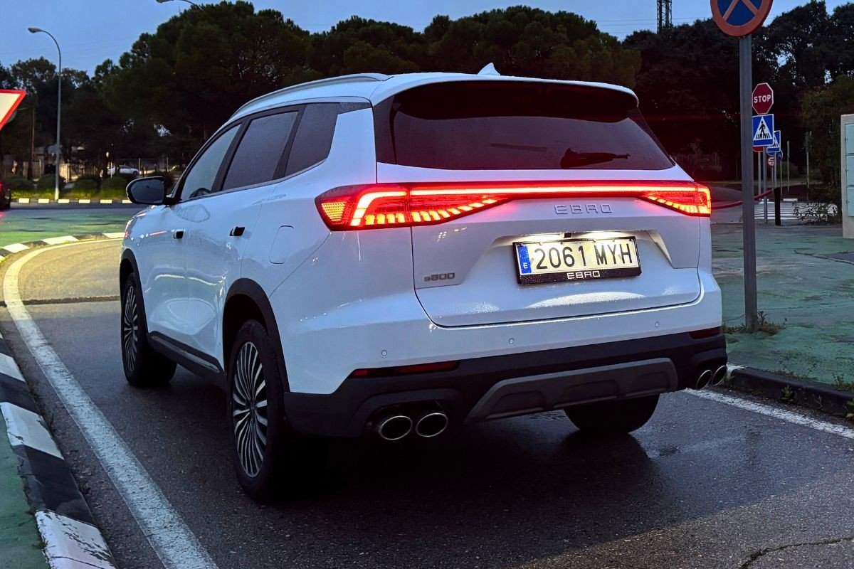 EBRO s800 Trasera noche
