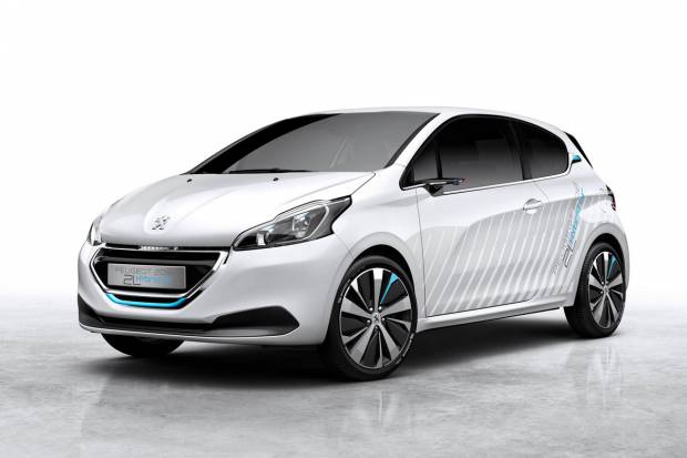 Un 208 que gasta 2 litros y nuevos motores, novedades de Peugeot para el Salón de París