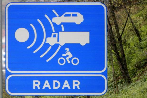 Habrá más radares en carreteras secundarias