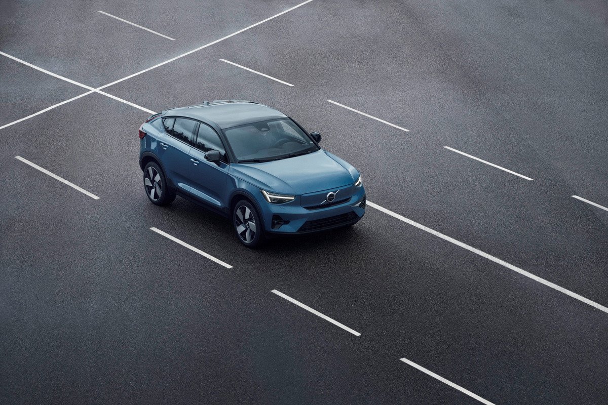 Nuevo Volvo C40: la marca sueca aumenta su gama con un SUV coupé eléctrico