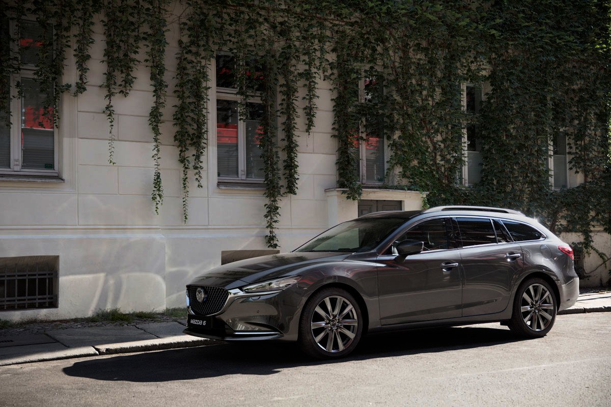 Madrid Auto 2018: nuevos Mazda 6 Signature y Mazda 2 Black Tech Edition