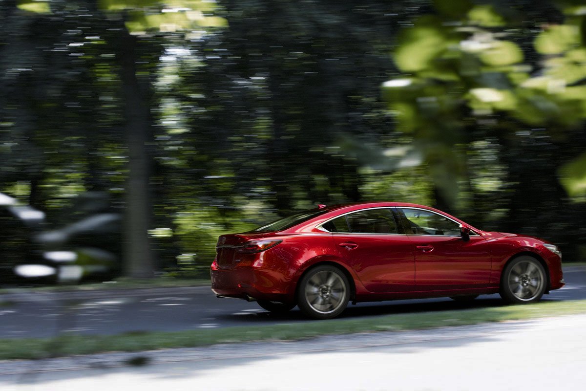 Madrid Auto 2018: nuevos Mazda 6 Signature y Mazda 2 Black Tech Edition