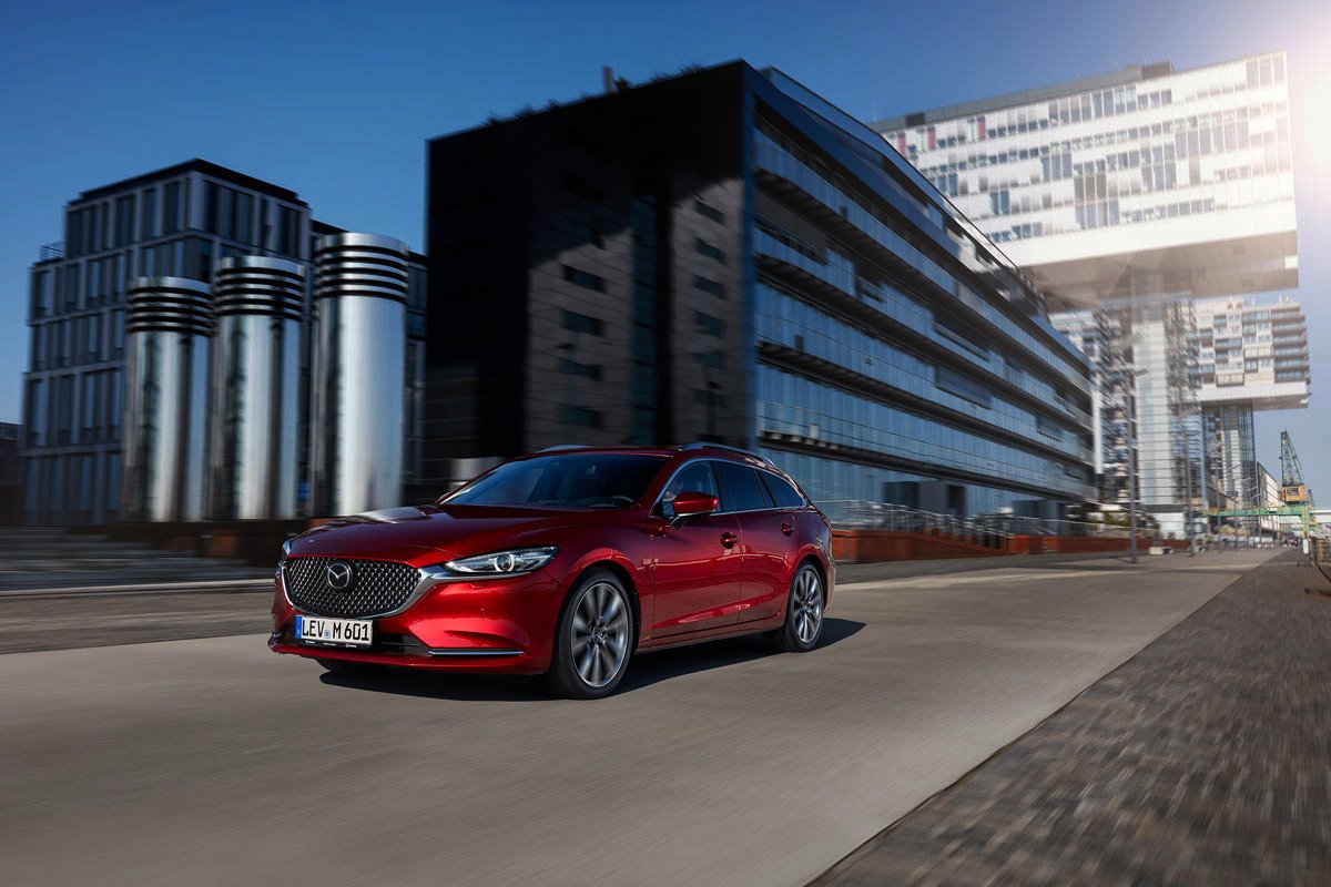 Madrid Auto 2018: nuevos Mazda 6 Signature y Mazda 2 Black Tech Edition