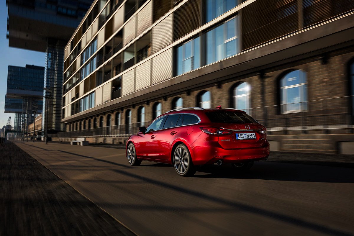 Madrid Auto 2018: nuevos Mazda 6 Signature y Mazda 2 Black Tech Edition