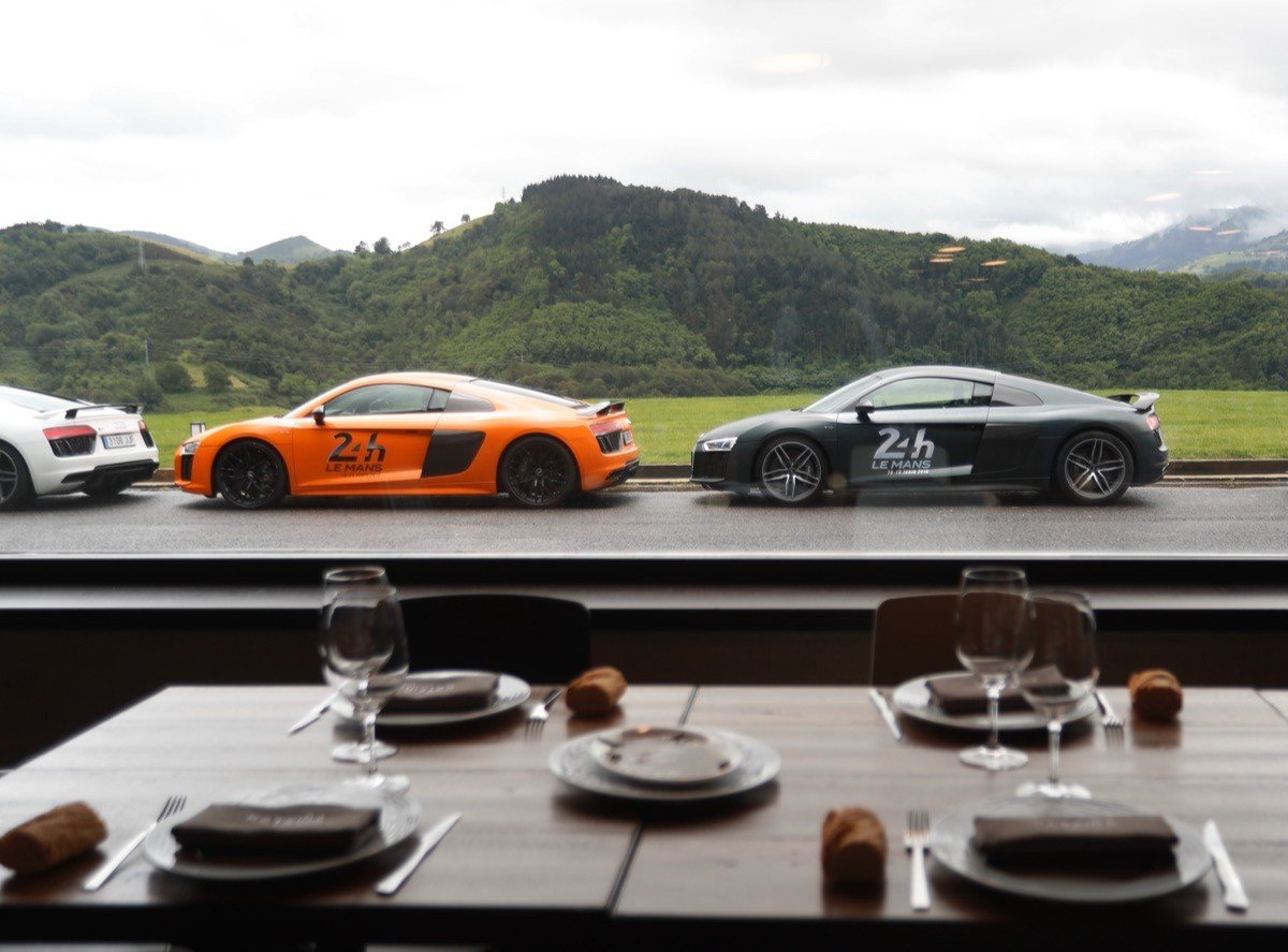 Prueba: de Madrid a Le Mans en un Audi R8 V10 plus