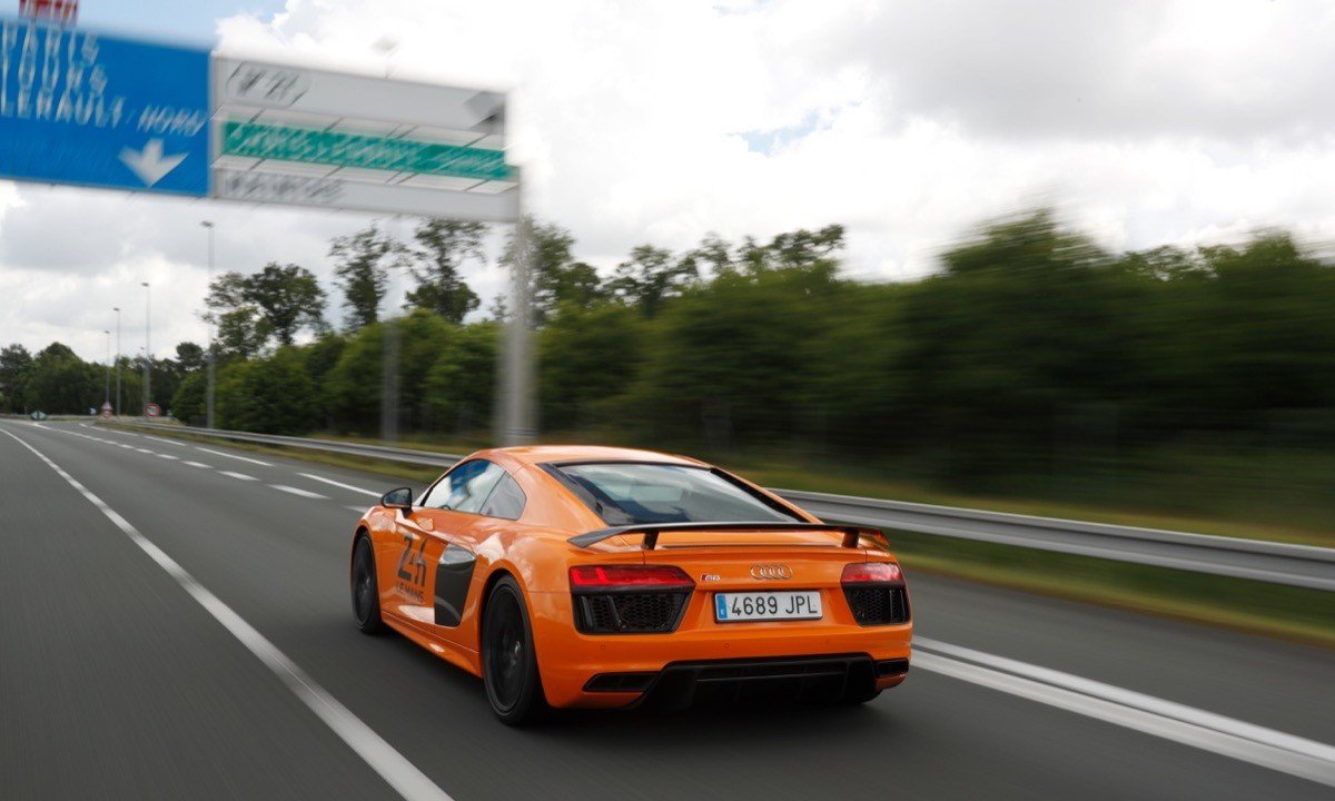 Prueba: de Madrid a Le Mans en un Audi R8 V10 plus