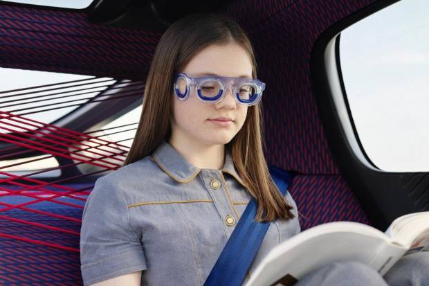 Trucos para evitar marearse en el coche