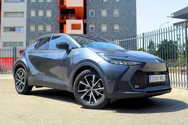 Prueba y opinión del Toyota C-HR 200H: equipamiento, precio, comportamiento, consumo
