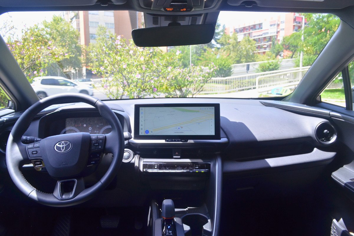 toyota C-HR 200H 2024