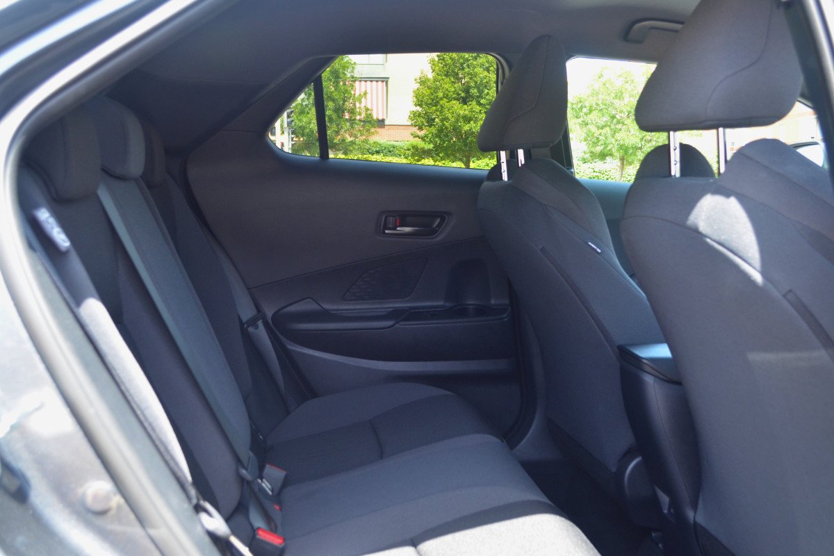 toyota C-HR 200H 2024