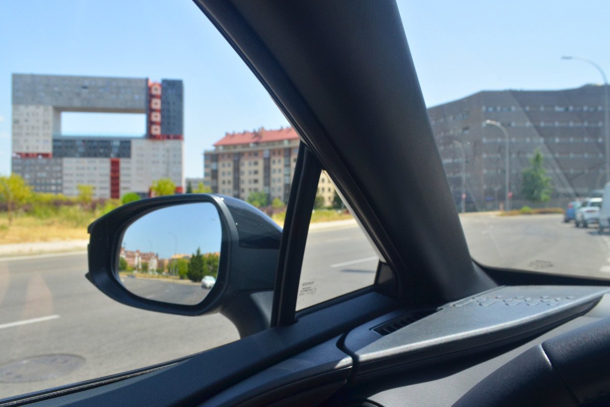Prueba y opinión del Toyota C-HR 200H: equipamiento, precio, comportamiento, consumo