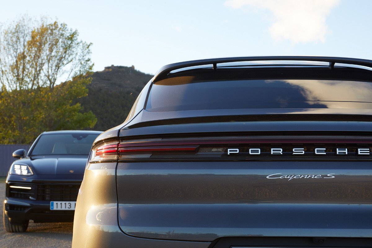 Prueba del nuevo Porsche Cayenne: el SUV que apuesta por los motores híbridos enchufables