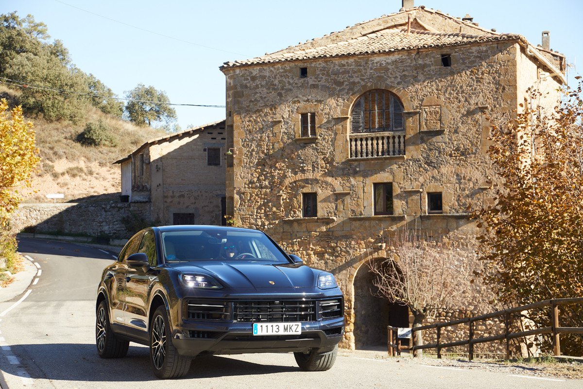 Prueba del nuevo Porsche Cayenne: el SUV que apuesta por los motores híbridos enchufables