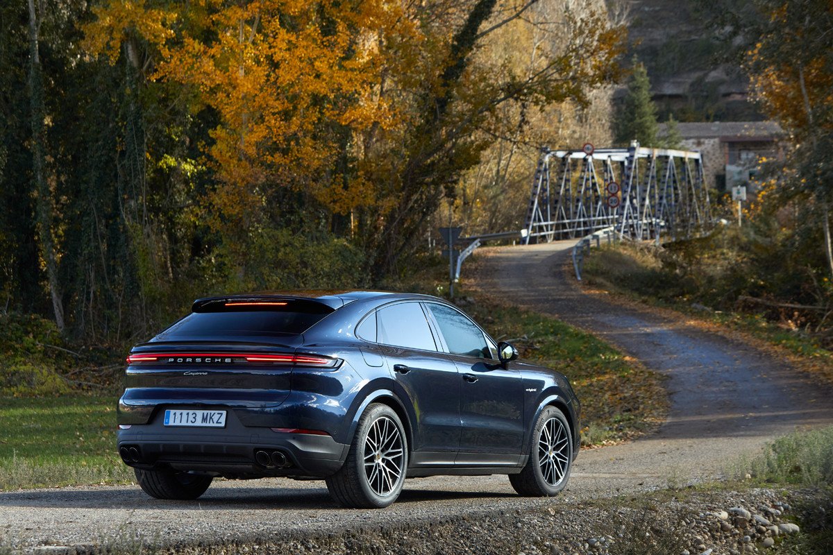 Prueba del nuevo Porsche Cayenne: el SUV que apuesta por los motores híbridos enchufables