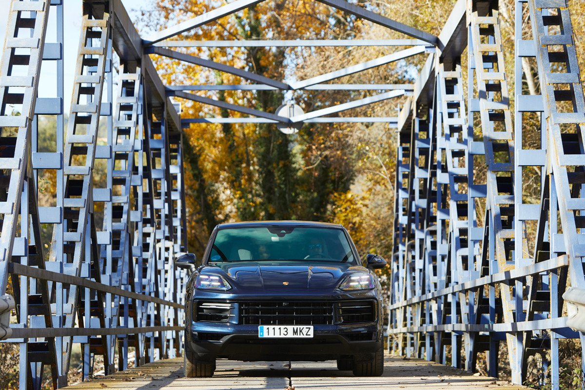 Prueba del nuevo Porsche Cayenne: el SUV que apuesta por los motores híbridos enchufables