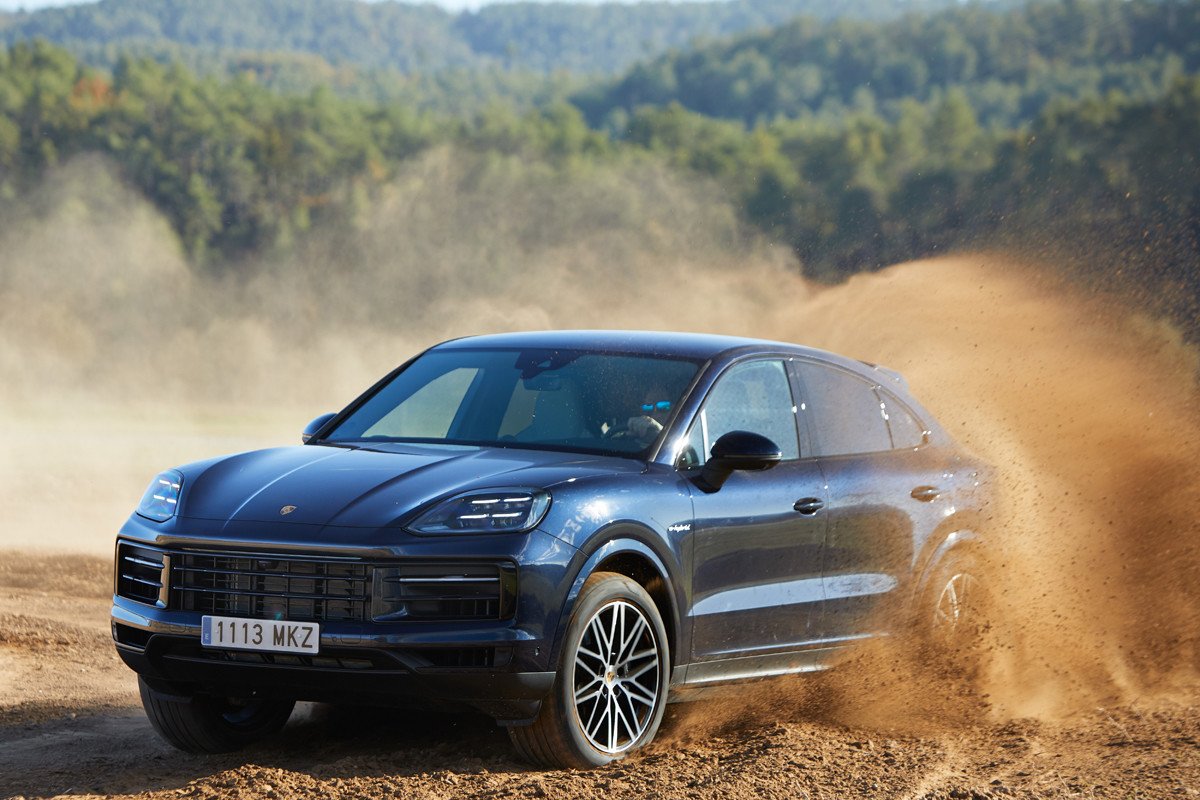 Prueba del nuevo Porsche Cayenne: el SUV que apuesta por los motores híbridos enchufables