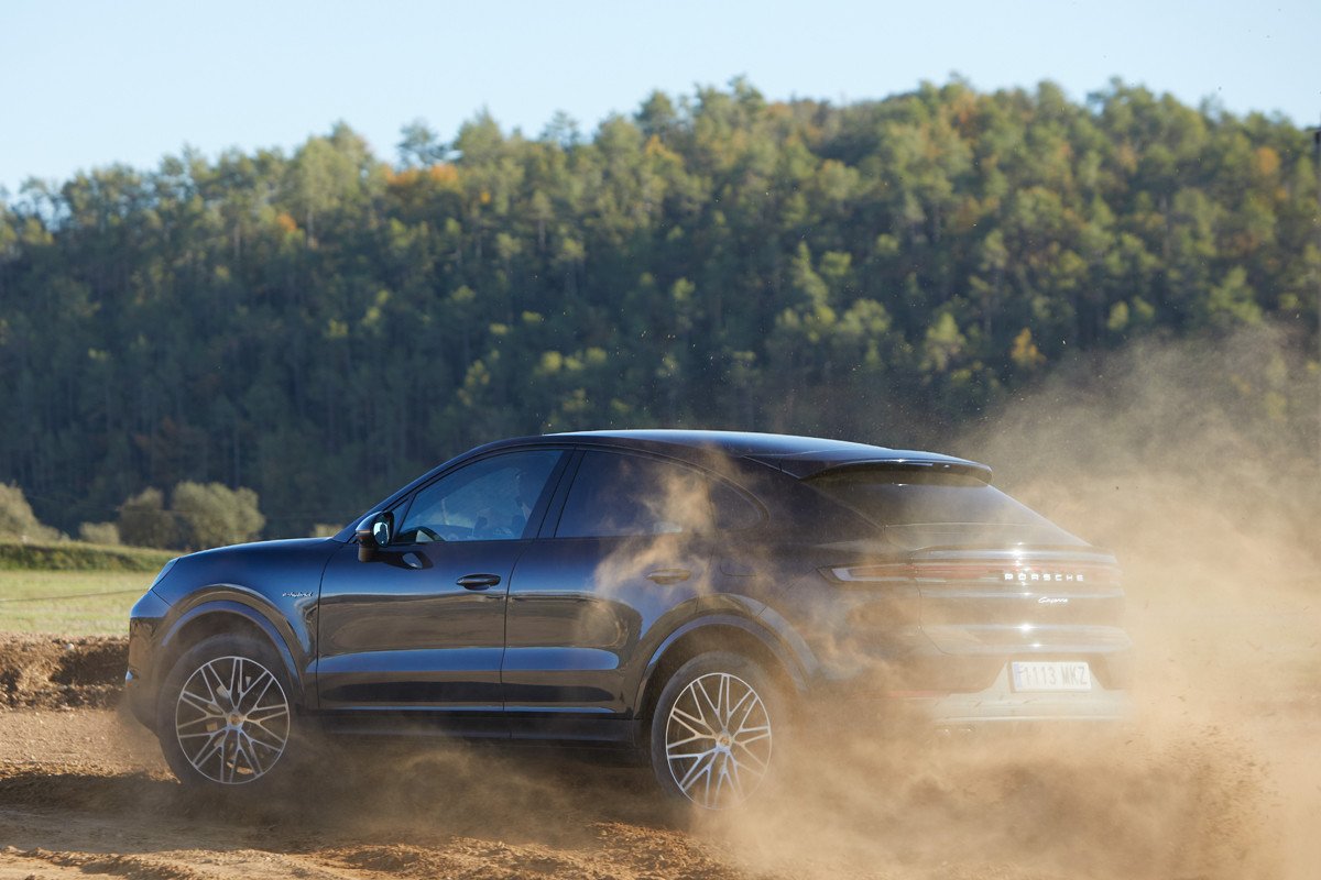 Prueba del nuevo Porsche Cayenne: el SUV que apuesta por los motores híbridos enchufables