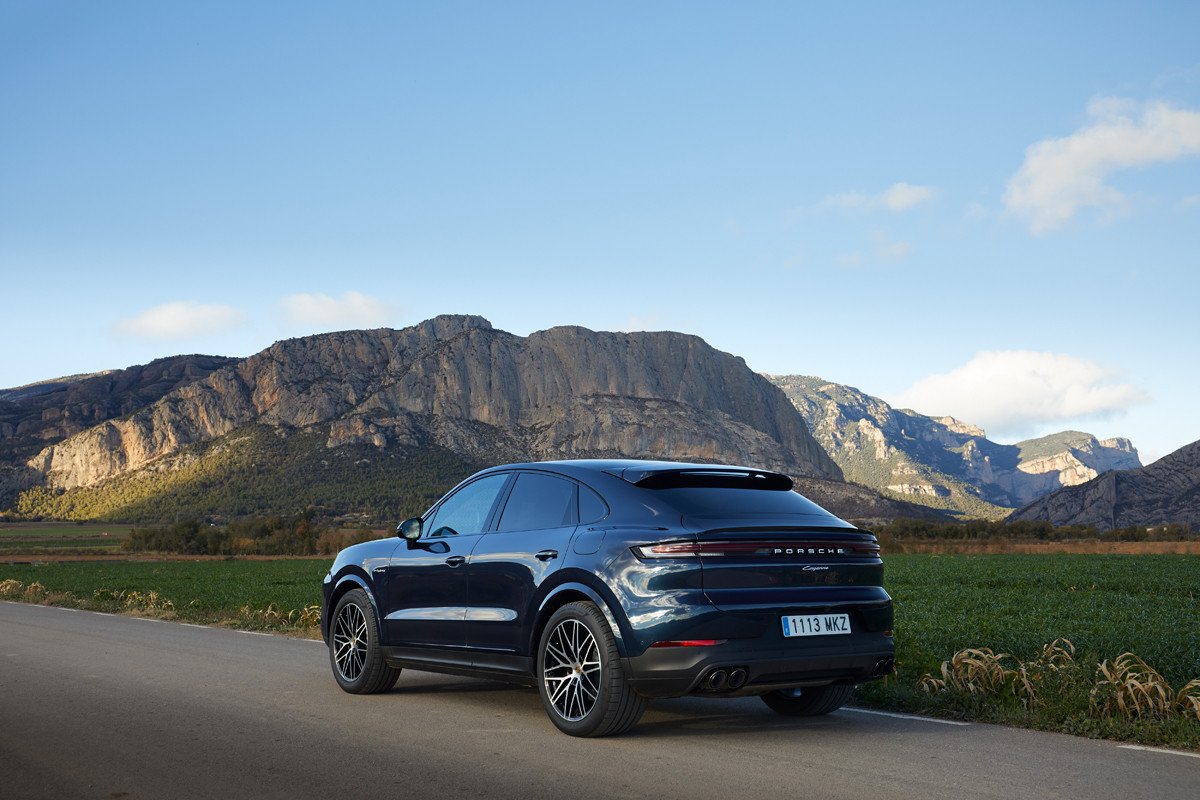 Prueba del nuevo Porsche Cayenne: el SUV que apuesta por los motores híbridos enchufables