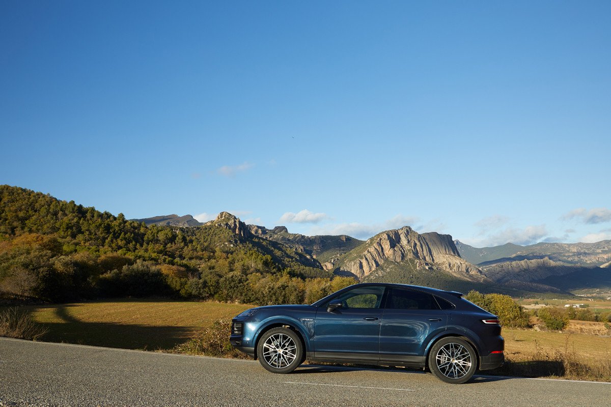Prueba del nuevo Porsche Cayenne: el SUV que apuesta por los motores híbridos enchufables