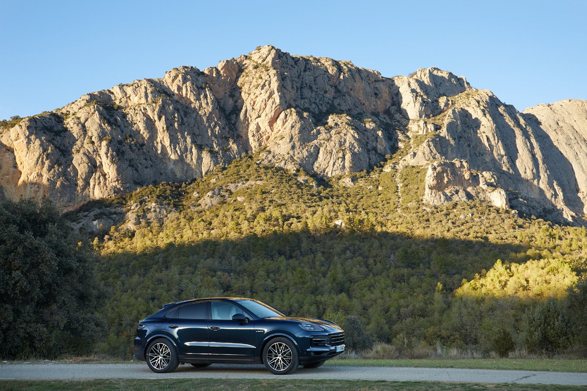 Prueba del nuevo Porsche Cayenne: el SUV que apuesta por los motores híbridos enchufables