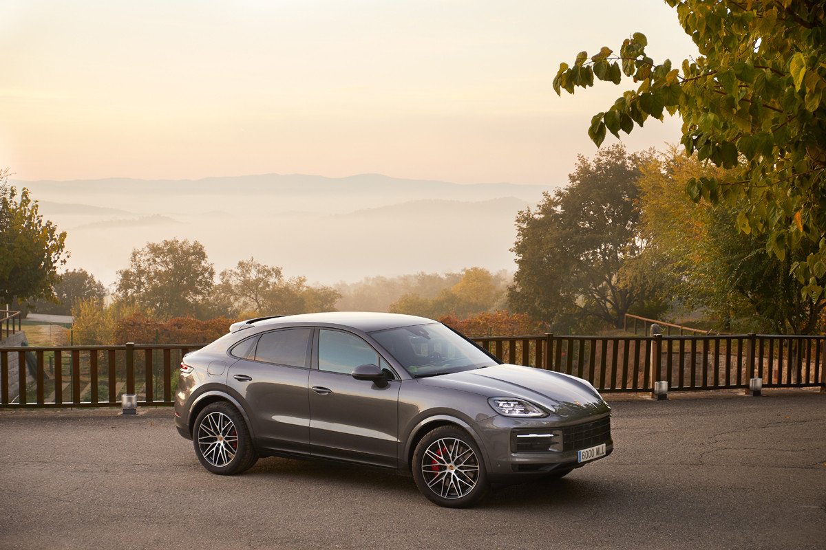 Prueba del nuevo Porsche Cayenne: el SUV que apuesta por los motores híbridos enchufables