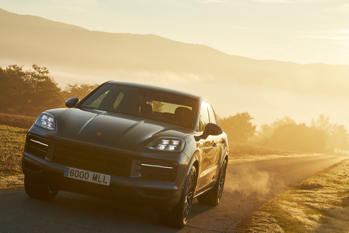 Prueba del nuevo Porsche Cayenne: el SUV que apuesta por los motores híbridos enchufables