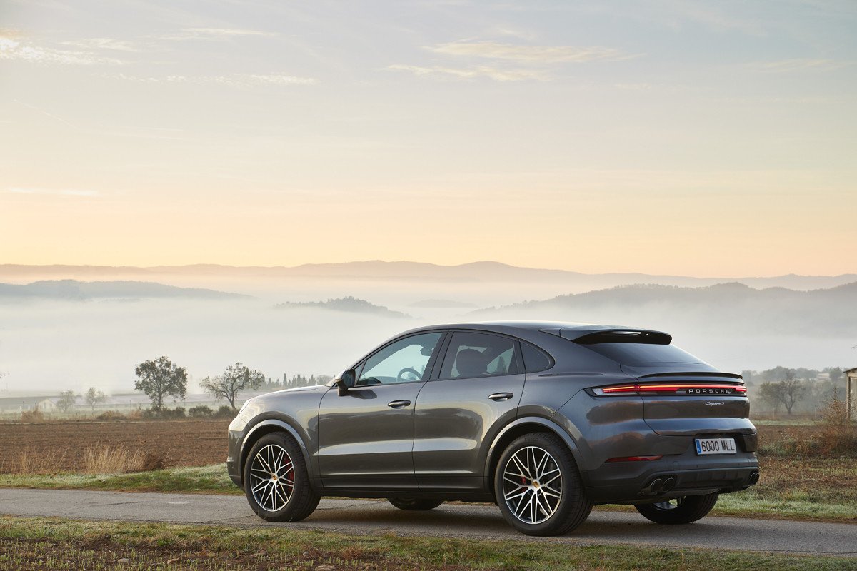 Prueba del nuevo Porsche Cayenne: el SUV que apuesta por los motores híbridos enchufables