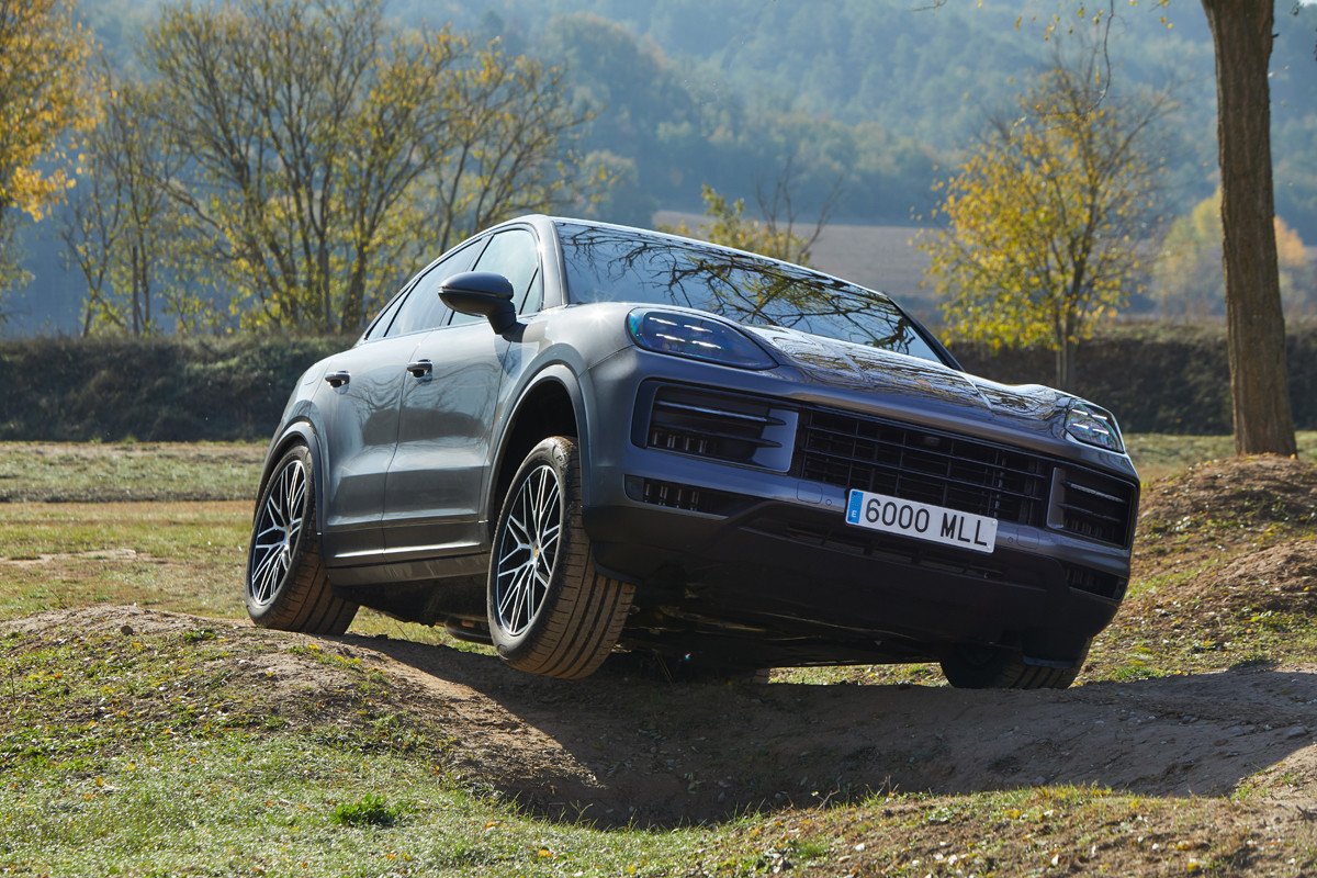 Prueba del nuevo Porsche Cayenne: el SUV que apuesta por los motores híbridos enchufables