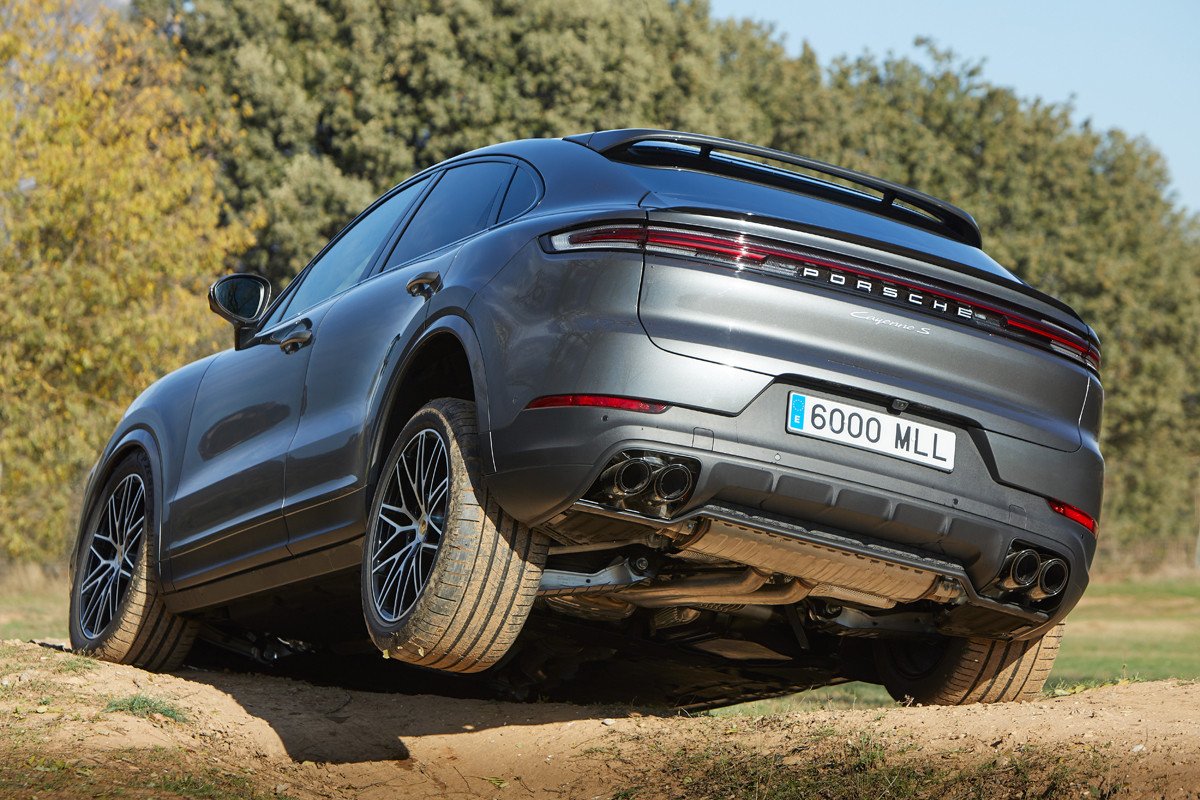 Prueba del nuevo Porsche Cayenne: el SUV que apuesta por los motores híbridos enchufables