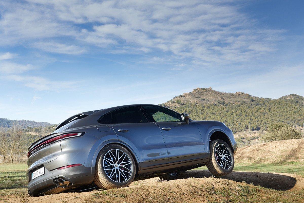 Prueba del nuevo Porsche Cayenne: el SUV que apuesta por los motores híbridos enchufables